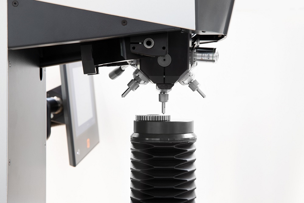 QATM Qness Model CS/C EVO: Ideal for small samples gallery